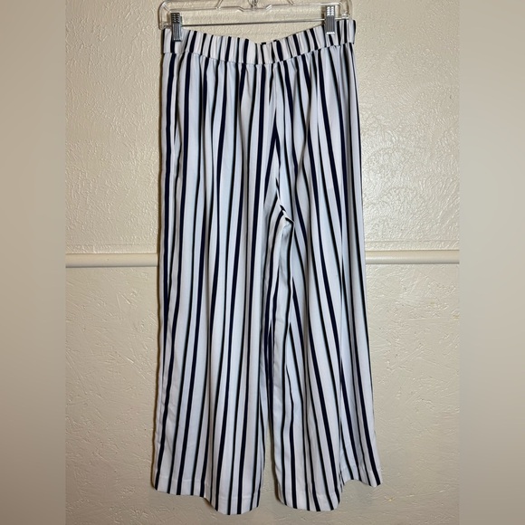 Zara White and Blue Striped Wide Leg Cropped Pants Flowy Elastic Waist M pockets - Picture 6 of 12